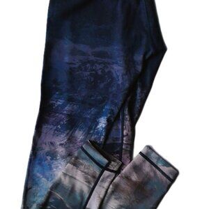 Lululemon- woman navy leggings - size 6